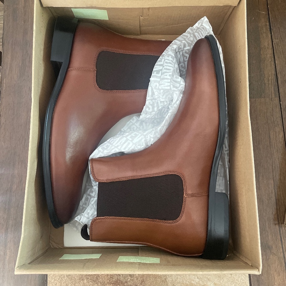 Steve Madden Adamo Chelsea Brown Leather Men’s Boots Shoes size 9 - NEVER WORN!